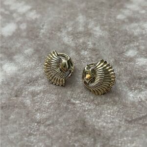Vintage silver tone seashell costume jewelry clip on earrings
